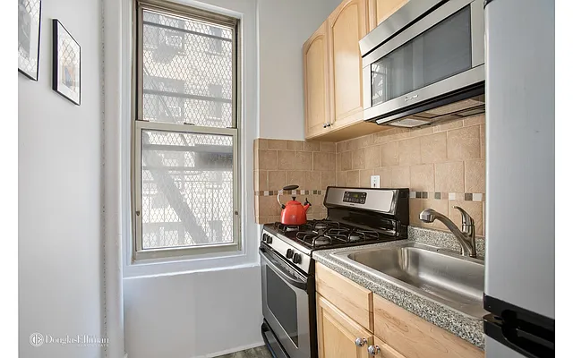 Rented by Douglas Elliman | media 8