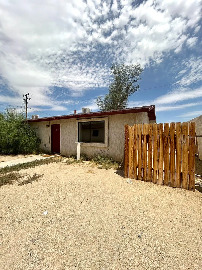 6672 Mesquite Ave. — Photo 1
