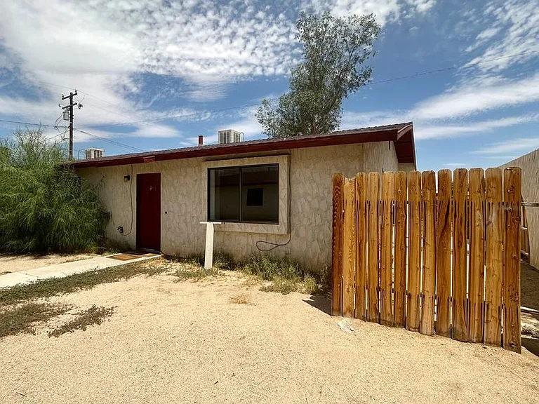6672 Mesquite Ave — Photo 1