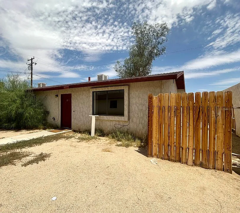 6672 Mesquite Ave
