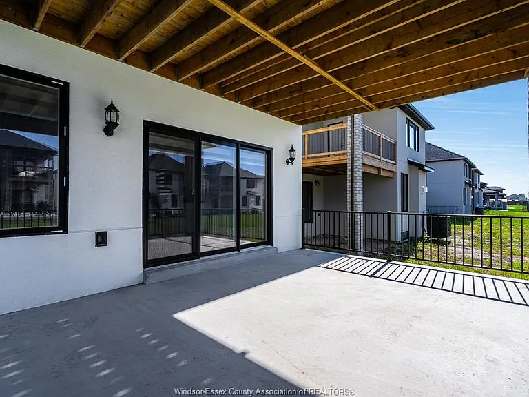 210 Cowan Ct — Photo 34
