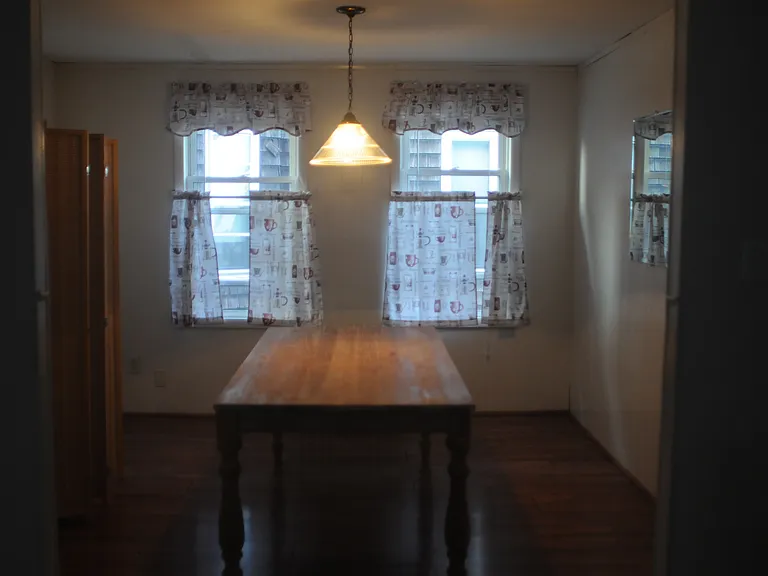 Knowlton St — Photo 2