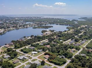 733 Springview Ave NW, Pt Charlotte, FL 33948