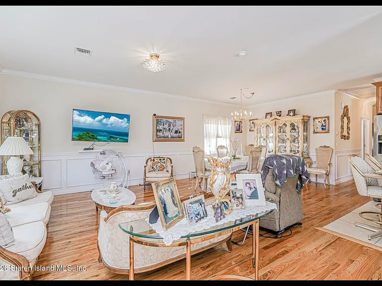 16 Allen Pl #2 — Photo 1