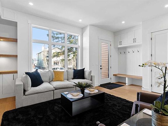 4th image of 2419 E 26th St SW