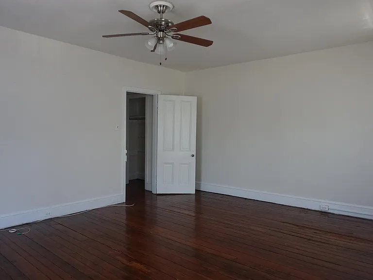 110 S 42nd St #1R — Photo 9