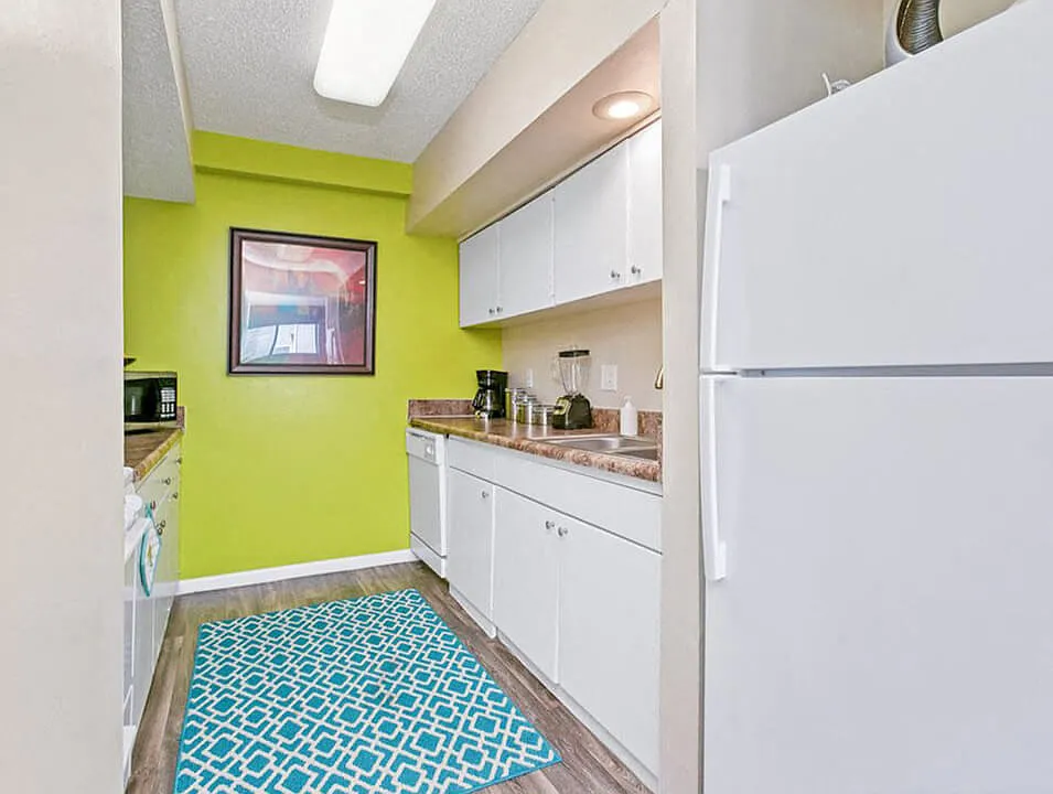 The Club at Cherry Hills Apartments — Photo 2