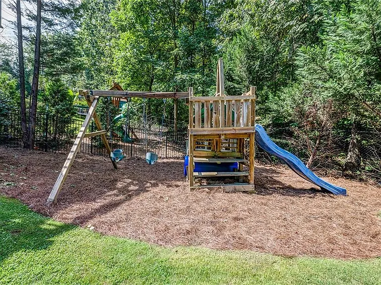 950 Glengate Pl — Photo 20