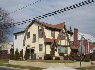 364 Jackson Ave, Mineola, NY 11501