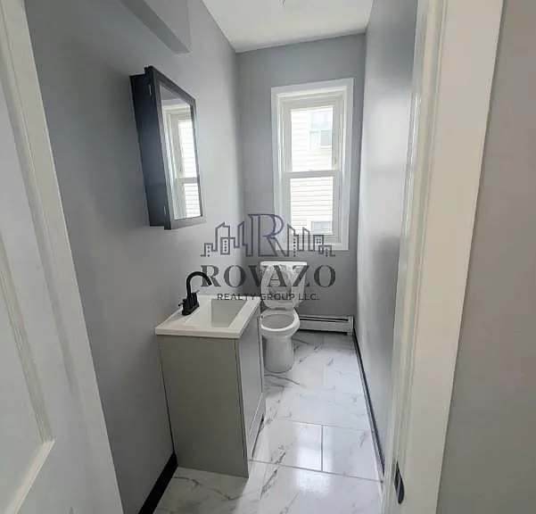 167 Shephard Ave #1L — Photo 4