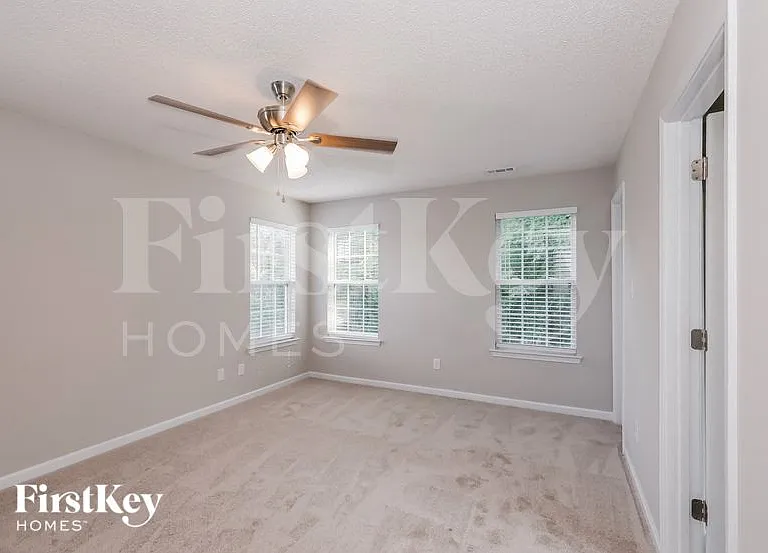 1018 Salmon River Dr — Photo 8