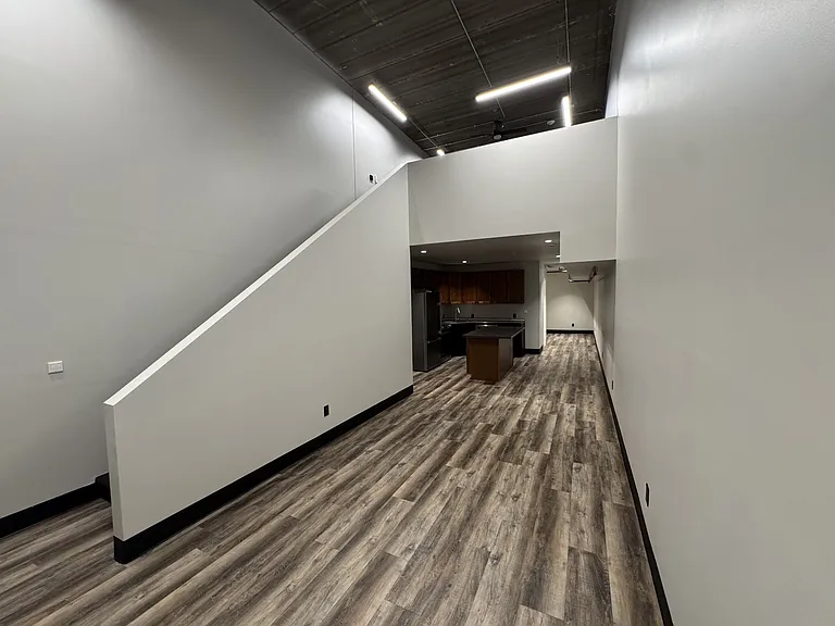 217 S Badger Ave — Photo 28