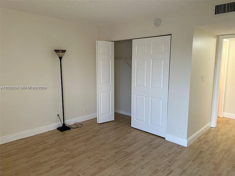 8600 N Sherman Cir #504 — Photo 9