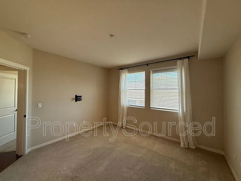 170 N North St #104 — Photo 24