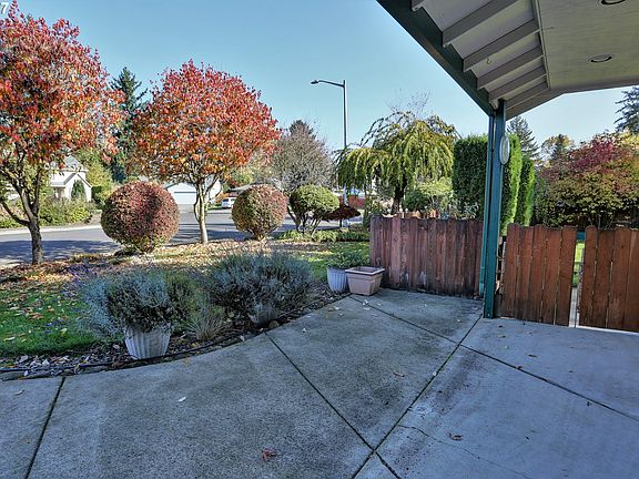 2nd image of 14911 NE 80th St
