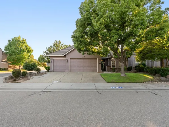 933 Golden Oak Dr, Lodi, CA 95242