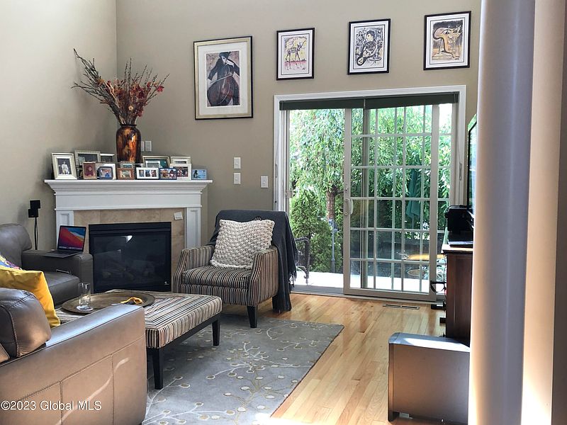 4th image of 11 Davis Court