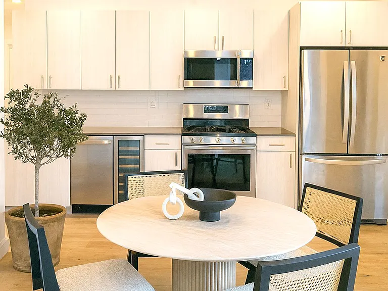 1075 Greene Ave #218 — Photo 3