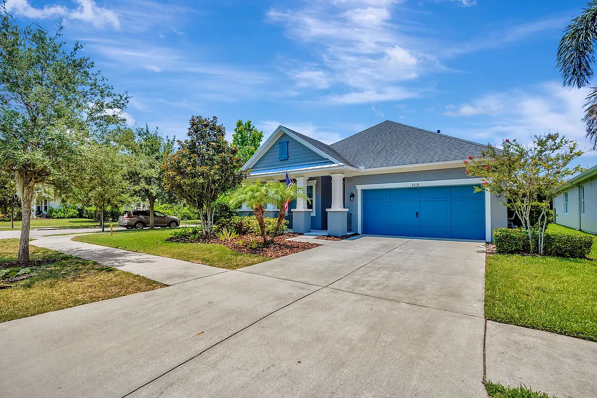 Building Photo - 6518 Park Strand Dr