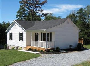 108 Roark St, Hurt, VA 24563