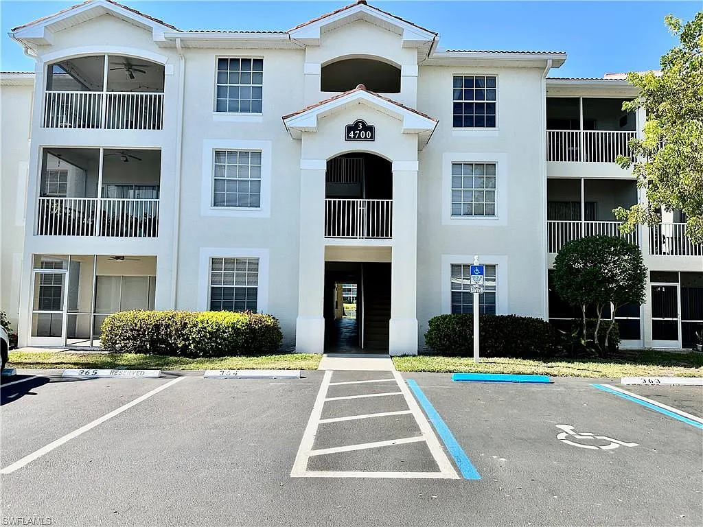 Photo 2 of 41 - 4700 Saint Croix Ln #335 - Naples, FL Building Photo - 4700 Saint Croix Ln #335