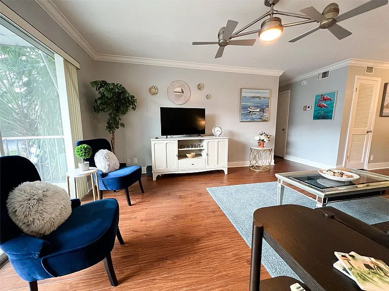 6239 Bay Club Dr #1 — Photo 2