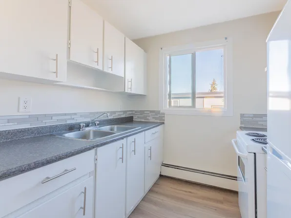 Delton Place, 11820 88th St NW, Edmonton, AB T5B 3R8