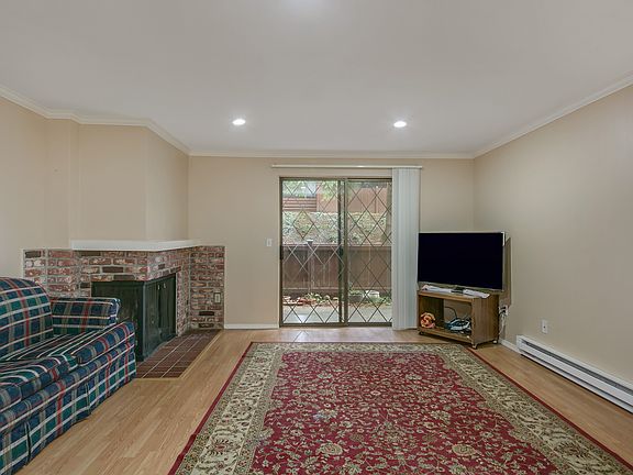 5th image of 1724 157th Ave NE #B106