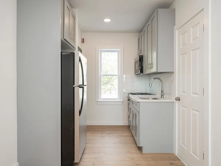 1617 Harrison St — Photo 10