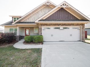 1 Greyhawk Ct, Fort Mitchell, AL 36856