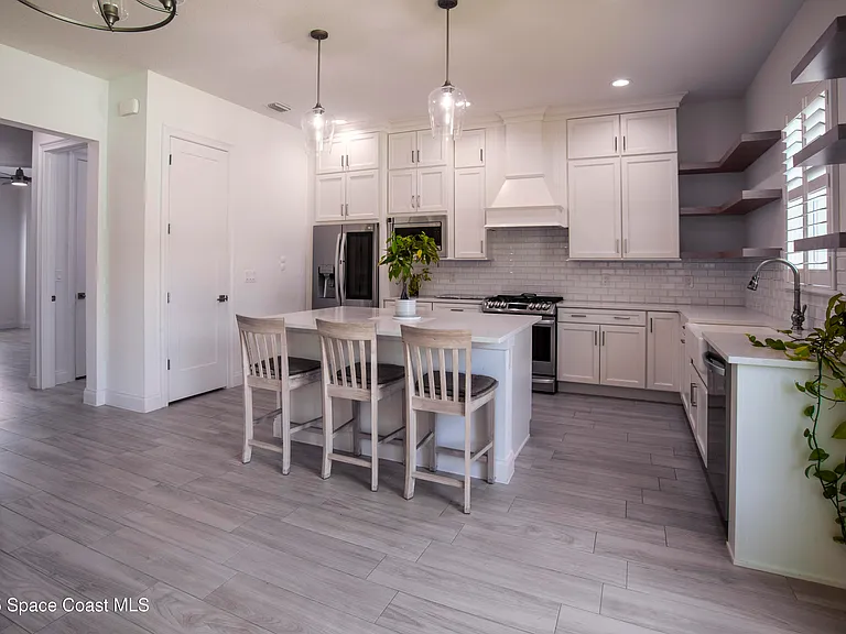 4305 Negal Cir — Photo 8