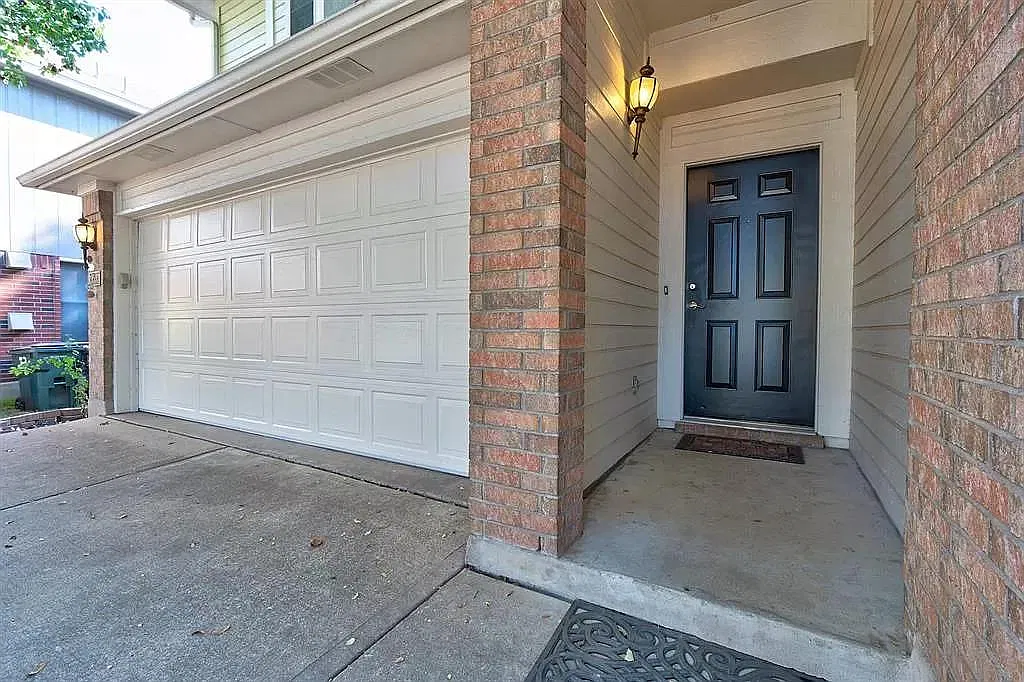 4 bed, 1849 sqft, $2,400 — Photo 3