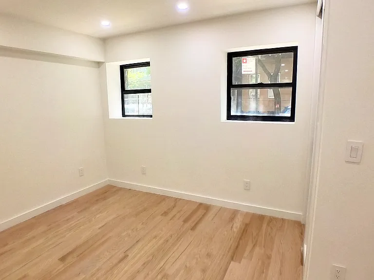 223 E 21st St #1F — Photo 2