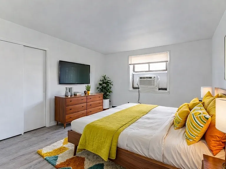 Oak Terrace Apartments — Photo 6