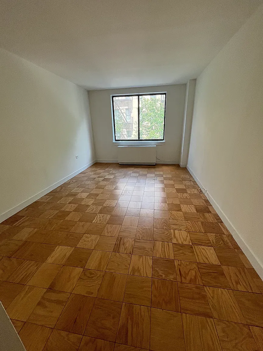312 East 85th Street — Photo 3