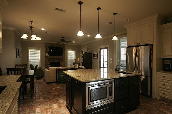 Kitchen & Warming Room