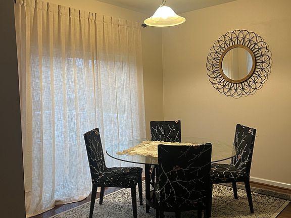 3rd image of 377 Redclover Ln