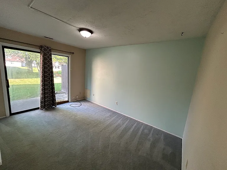 310 E 60th Ct — Photo 10