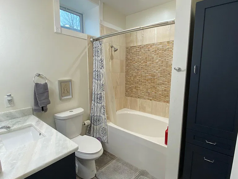 1211 Martin Luther King Jr Dr #C — Photo 16