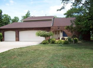 18148 Fox Hollow Dr, Strongsville, OH 44136