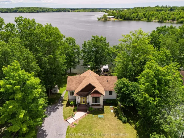 3842 Hideaway Ln, South Frontenac, ON K0H 1H0