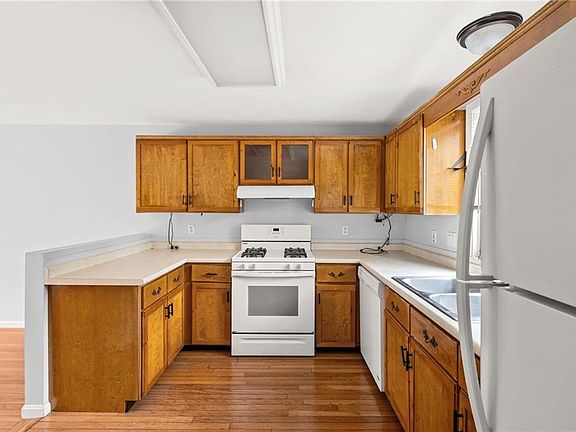 5th image of 479 Providence St APT C2