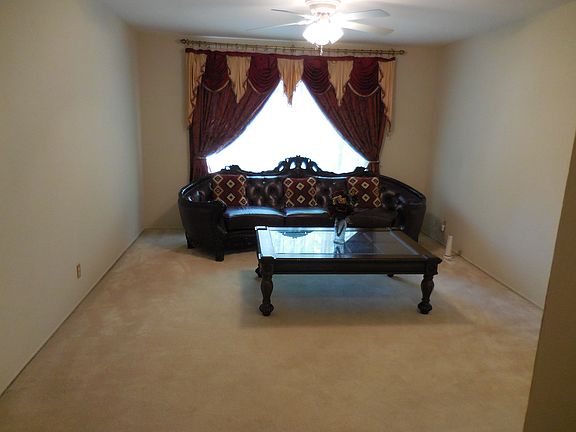 3rd image of 80 Pear Blossom Ct