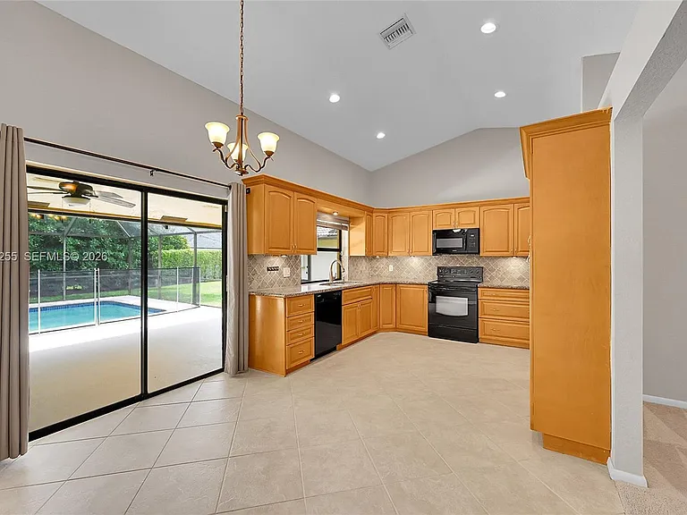 4745 NW 99th Ln — Photo 11