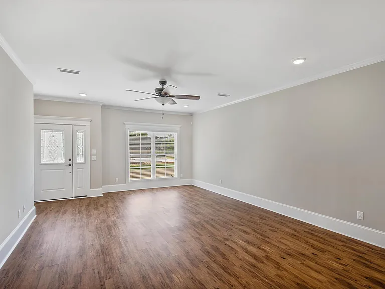 122 Craftsman Dr — Photo 7