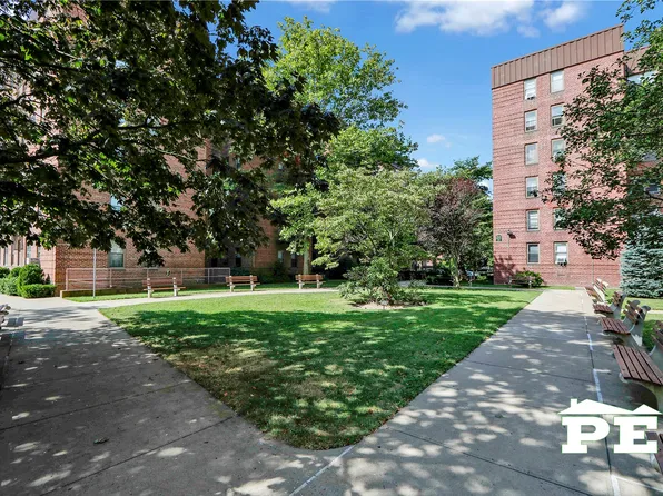 2140 Knapp Street image 1 of 27