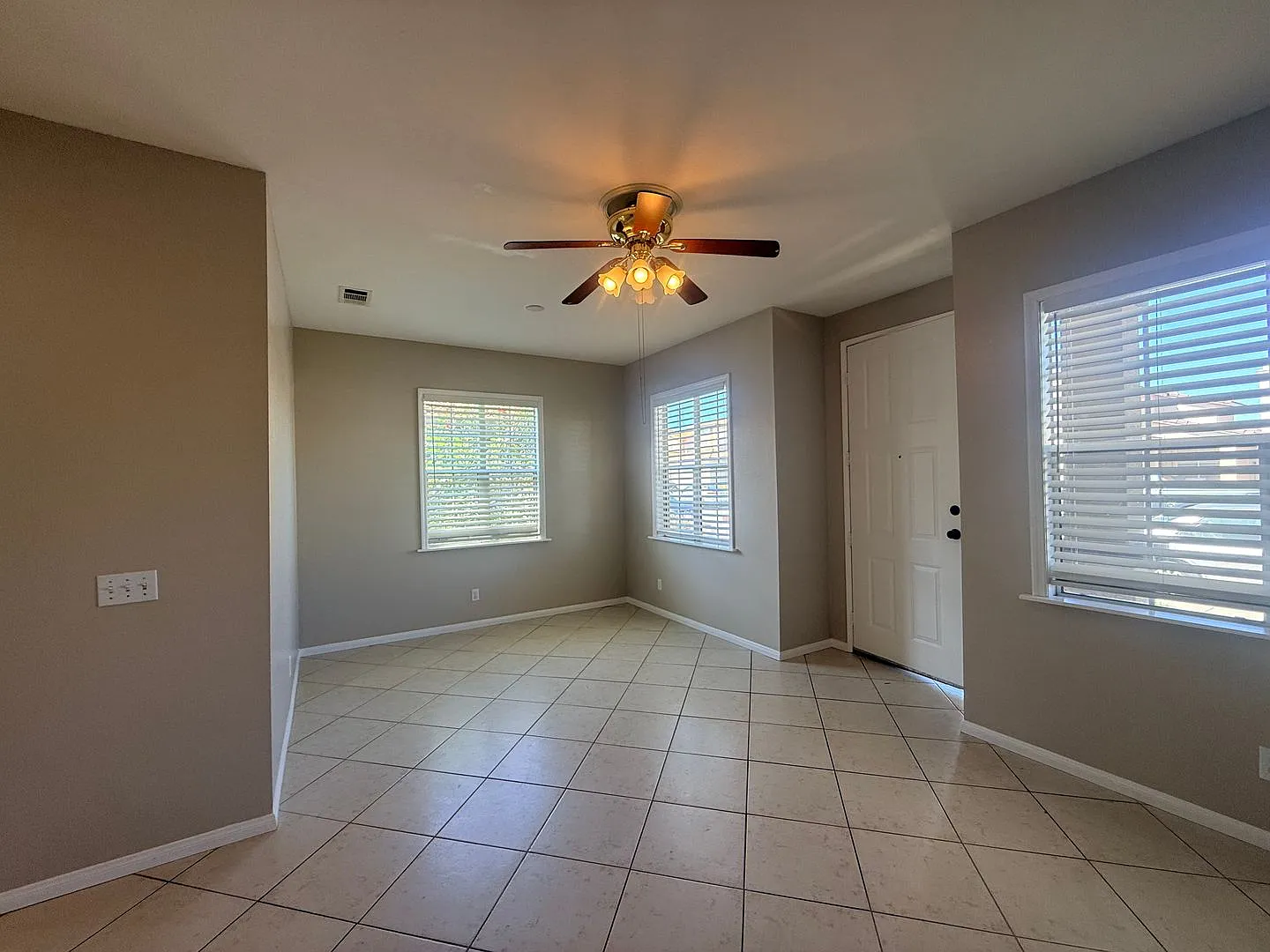 Beautiful and Cozy Home in Temecula — Photo 3