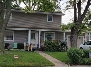 426 Forest Ln, Arthur, IL 61911