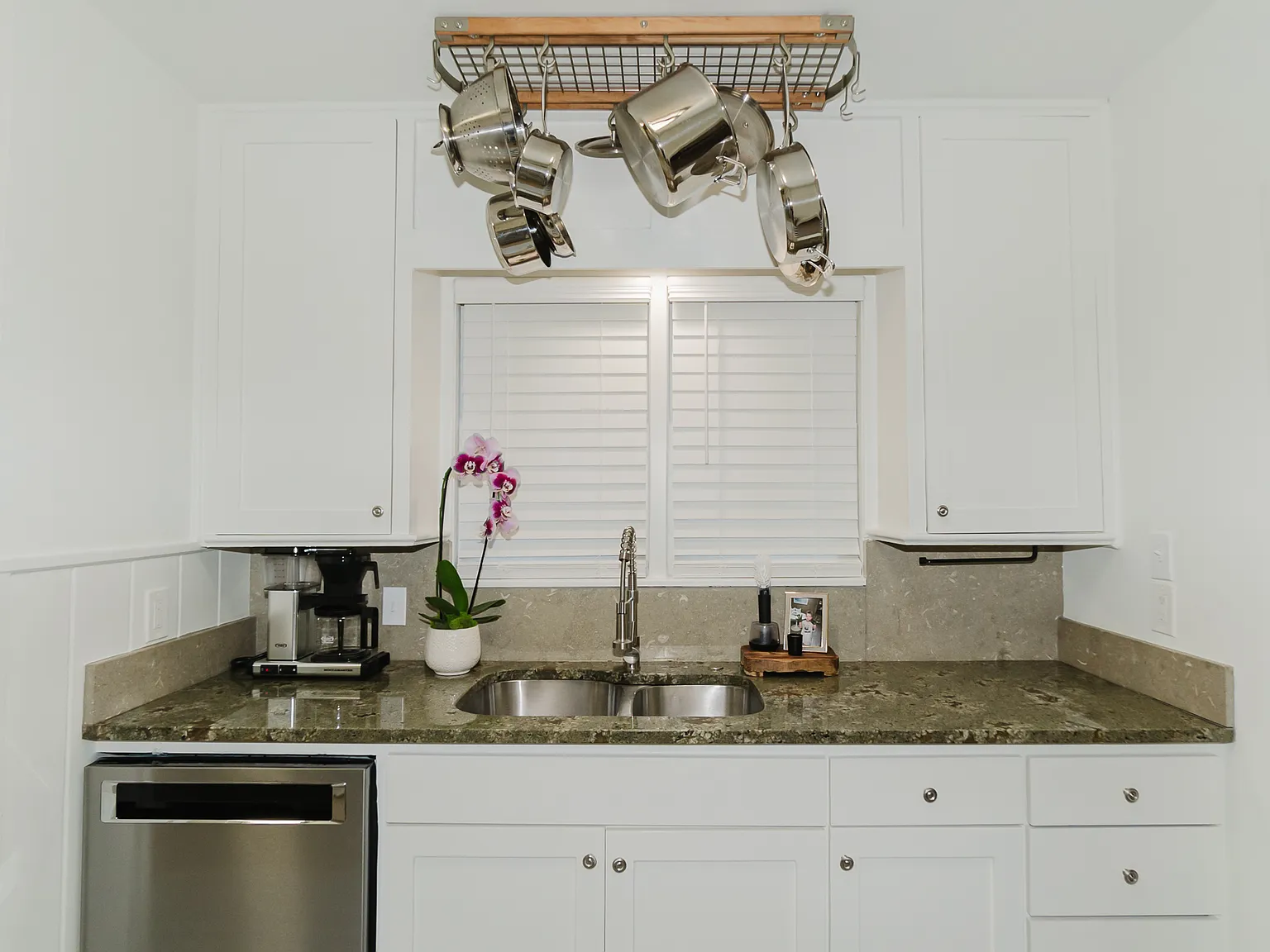 2 bed, 1800 sqft, $4,485 — Photo 4