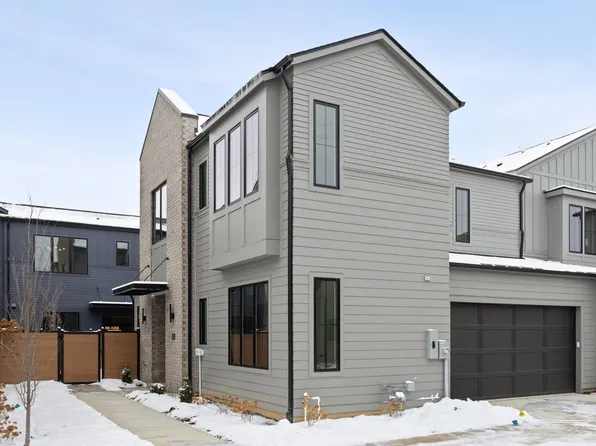 1676 Coach Dr, Westfield, IN 46074